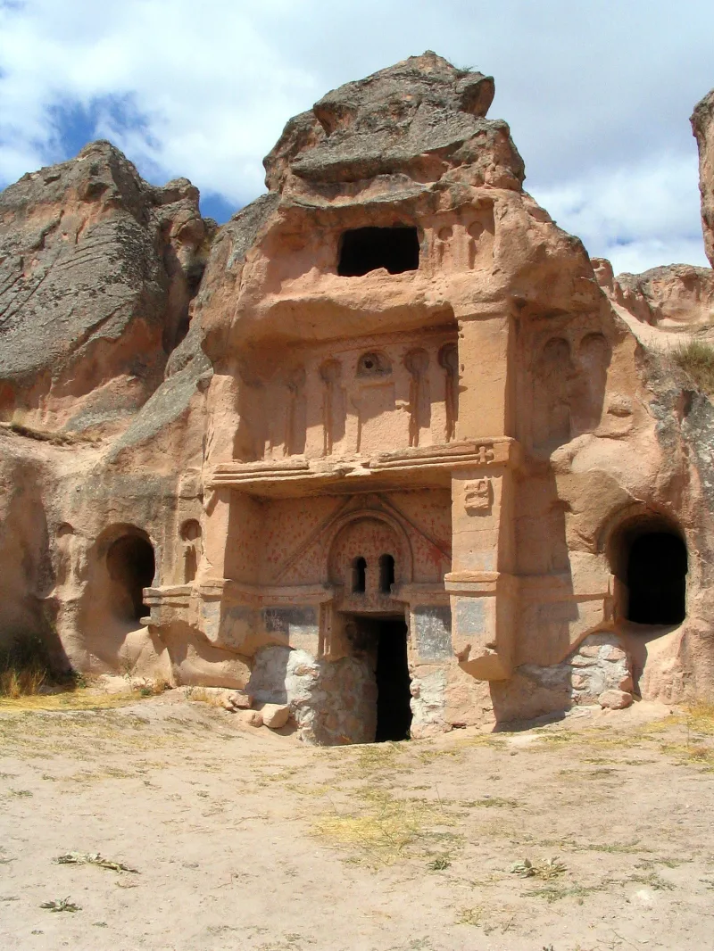 The Valleys of Cappadocia (Turkey): Itineraries, Hot Air Balloons, Tips