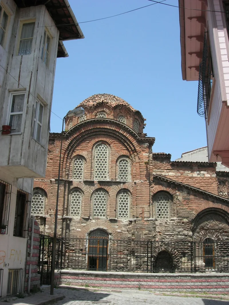 Minaret mešity Eski İmaret (Eski İmaret Camii) – sprievodca po Istanbule