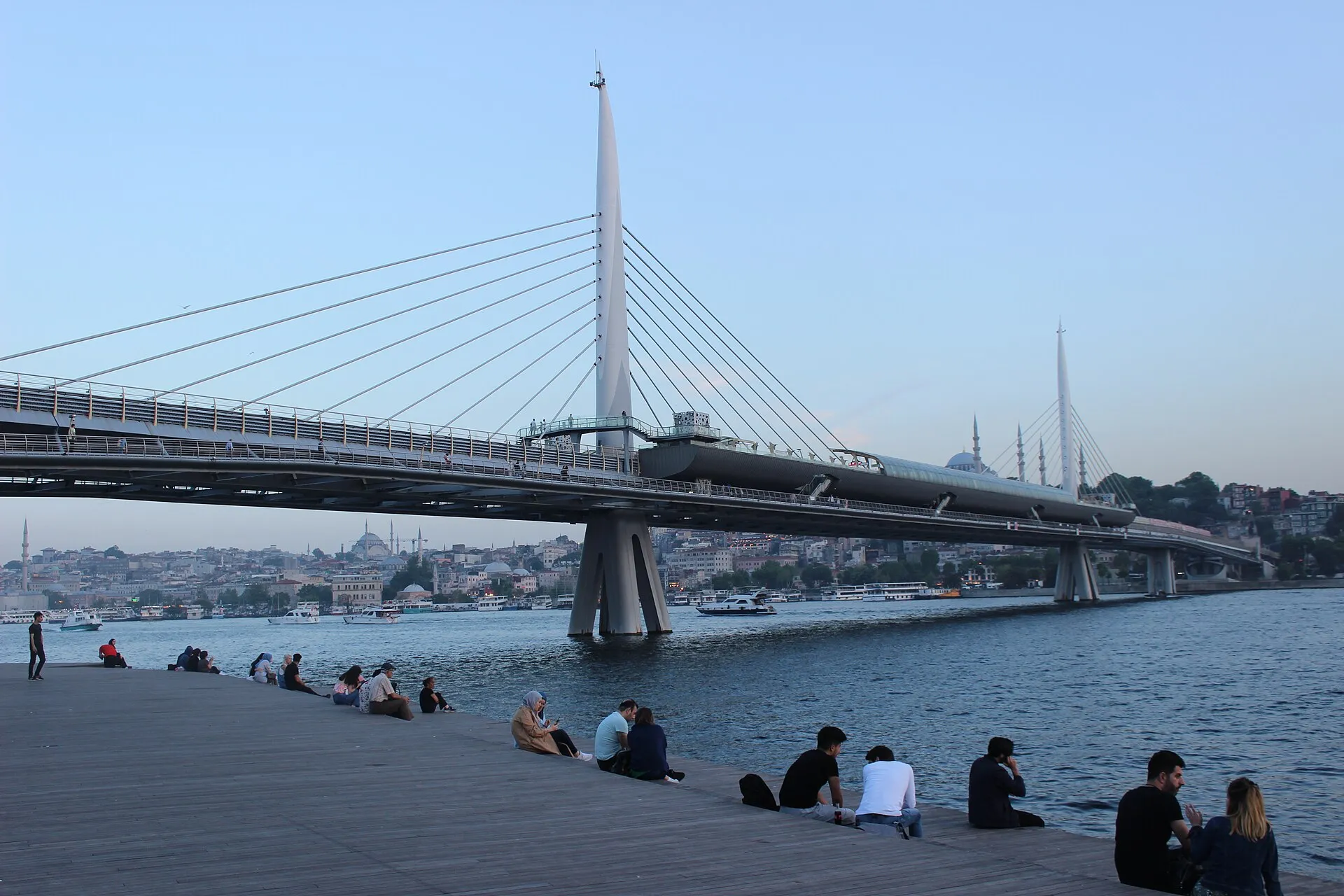 The Golden Horn Bridge in Istanbul — A Guide to Haliç Köprüsü