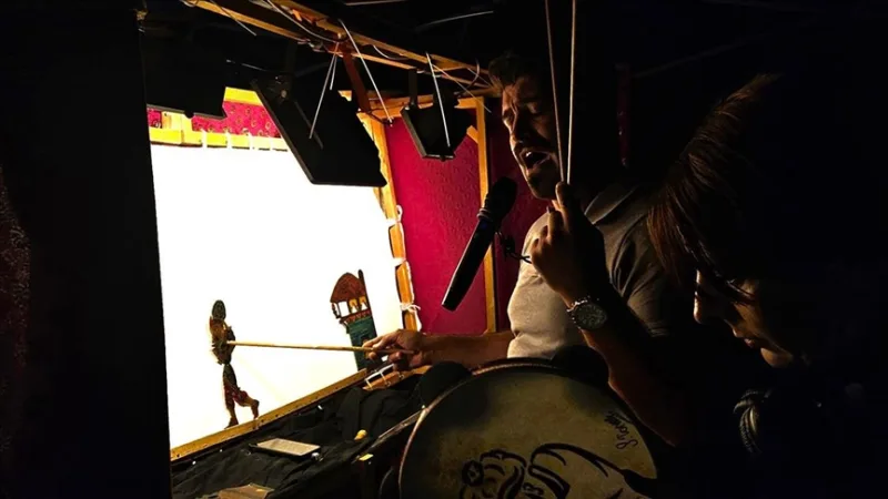 Aytuğ Çelik művész a török bábművészet jövőjéről beszélt