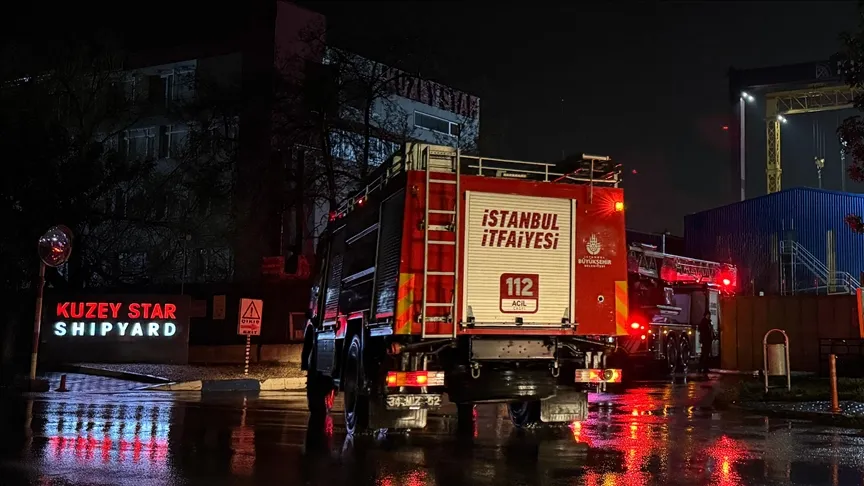 מתבצע כיבוי שריפה שפרצה באוניית מטען יבש בטוזלה