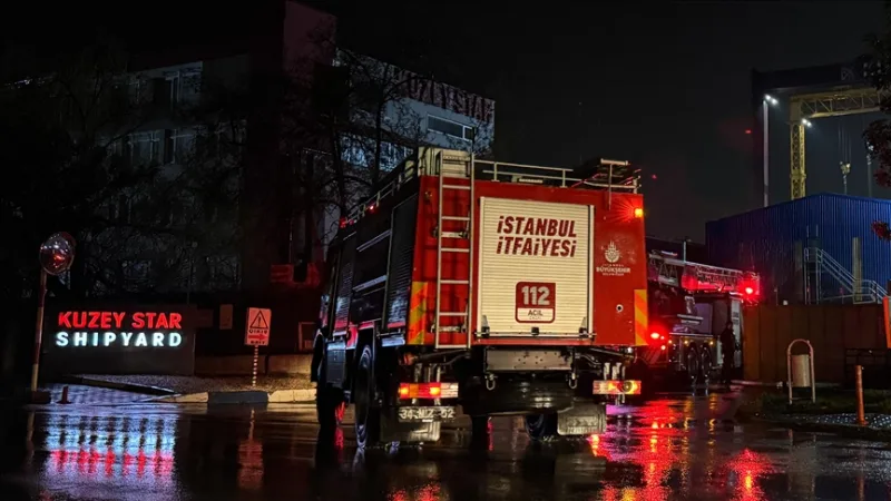 Tuzlassa sammutetaan rahtilaivassa syttynyttä tulipaloa