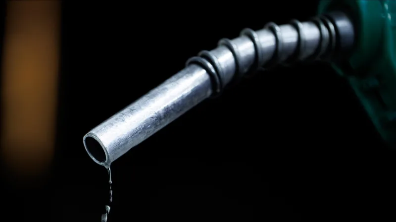 Englannissa on raportoitu, että joillakin huoltoasemilla on 