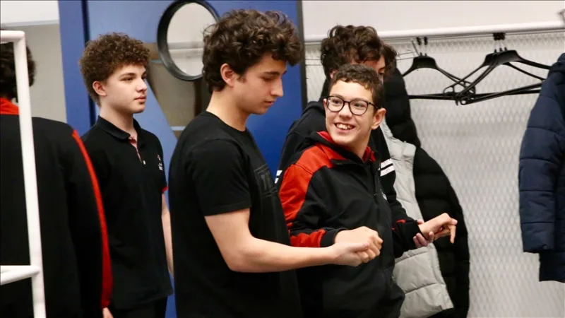 L'objectif d'un élève du lycée scientifique TÜBİTAK atteint de paralysie cérébrale est de devenir scientifique