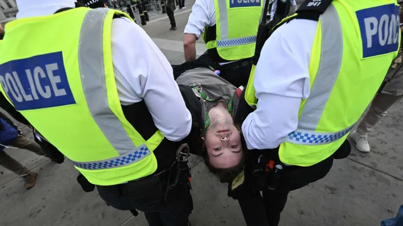 523 personnes ont été interpellées lors d'une manifestation de soutien au groupe « Palestine Action » à Londres