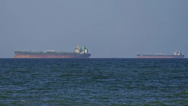 Tanker plující pod pákistánskou vlajkou, který přepravoval ropu ze Spojených arabských emirátů, proplul Hormuzským průlivem