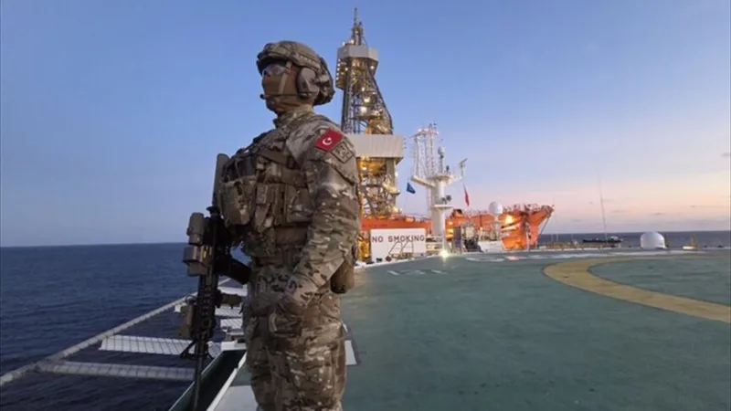 Mehmetçik, Somali'deki Türk gemilerine refakat ve karakol desteğini sürdürüyor