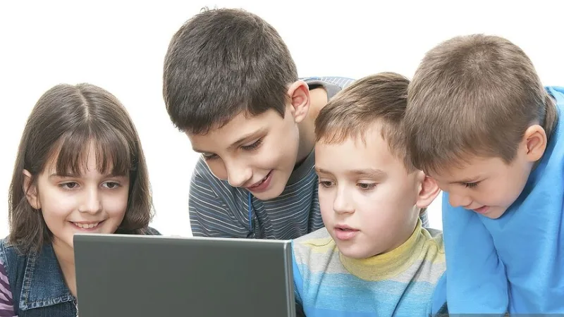 On cherche une nouvelle feuille de route pour la sécurité en ligne des enfants en Turquie