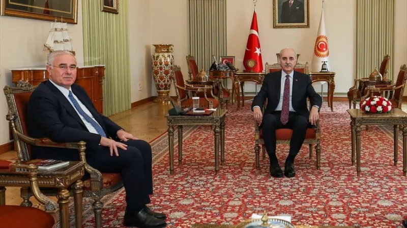 Le président de l'Assemblée nationale, M. Kurtulmuş, a reçu le médiateur public, M. Akarca