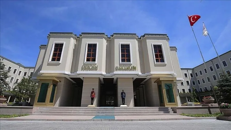 Мэр Аташехира Онурсал Адыгюзел отстранен от должности