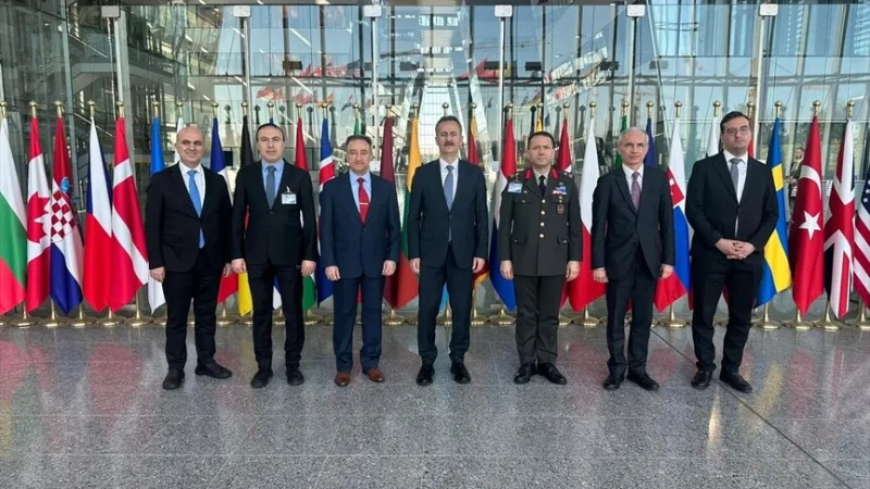 国防工业局局长戈尔根对北约会议的议题进行了评价：