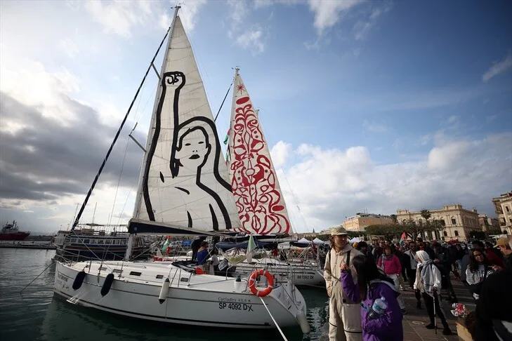 Суда «Глобального флота Сумуд: весенняя миссия 2026», отплывшие из Испании, прибыли в Италию