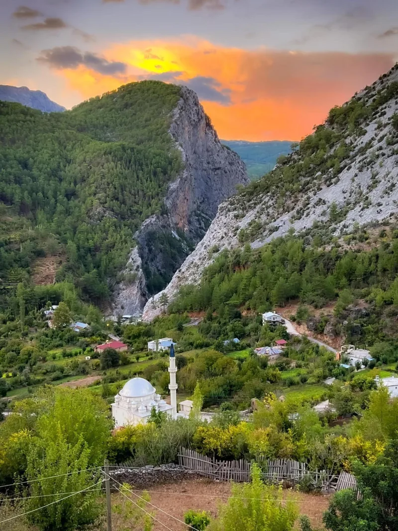 Dim Vadisi'nin Gizli Hazineleri: köyler ve kanyonlar