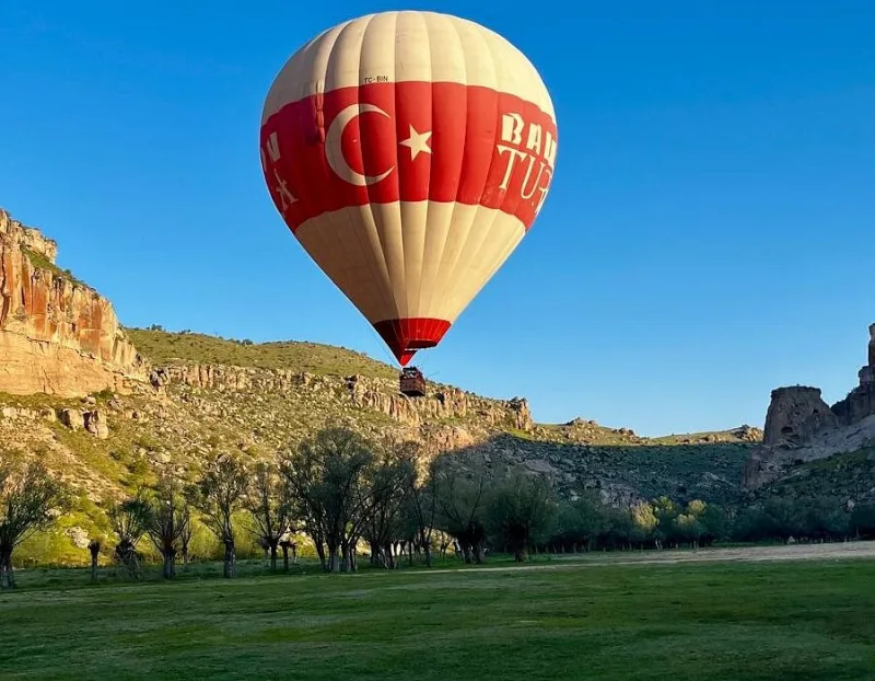 İhlar'da balon turu